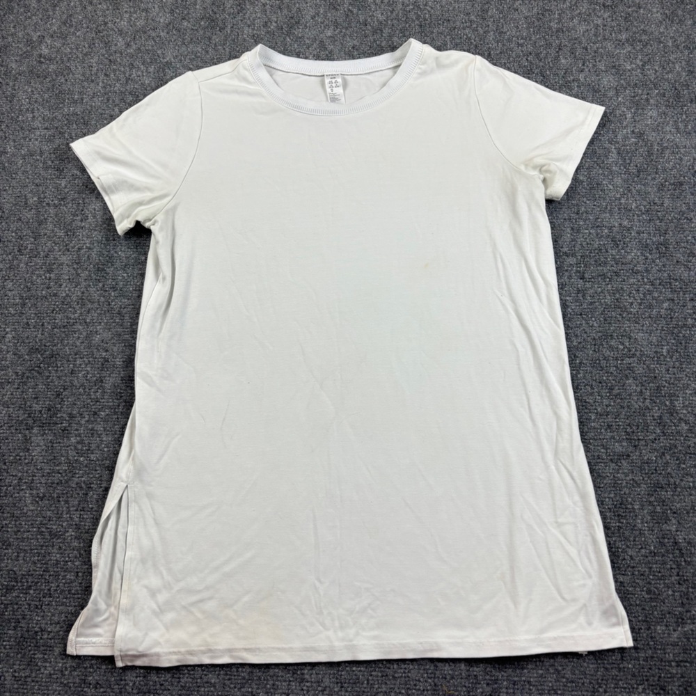 SPANX Women’s White Perfect Length top Short Sleeve shirt size: Medium